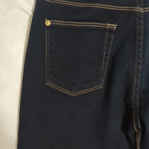 7 For All Mankind High Rise Skinny Jeans, Color Dark Wash Size 26 - Picture 11 of 14